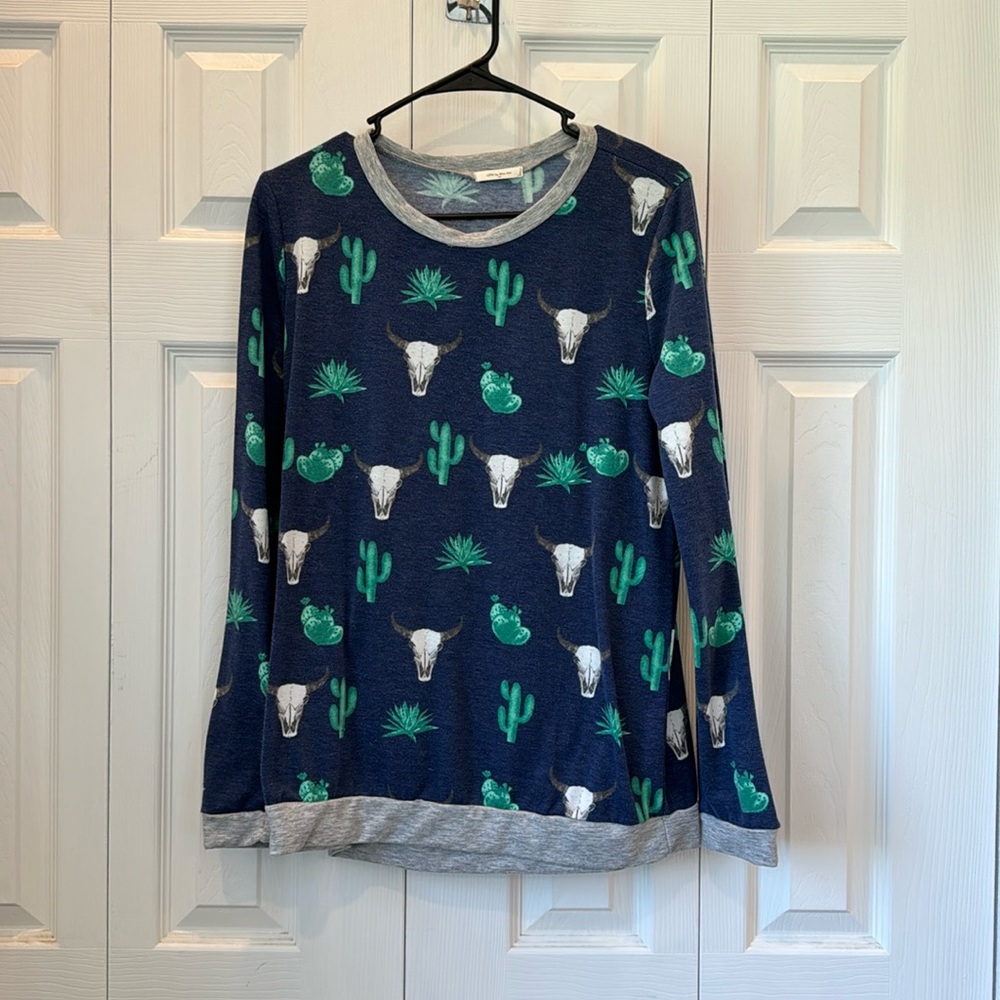 Women’s Crewneck Long Sleeve Shirt Western Steer Skull Cactus